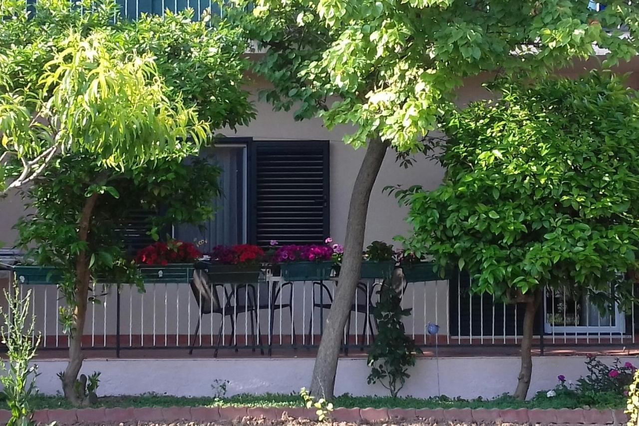 Apartamento Jordan Kaštela Exterior foto