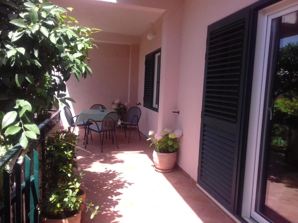 Apartamento Jordan Kaštela Exterior foto